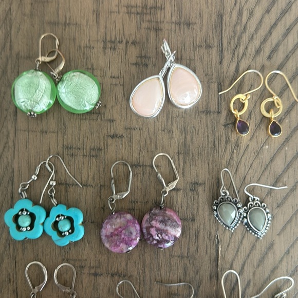 19 Pair of Earrings - Picture 2 of 8